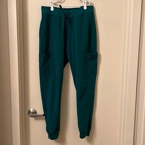 Mandala Scrubs Hunter green Small women’s joggers 9 pockets